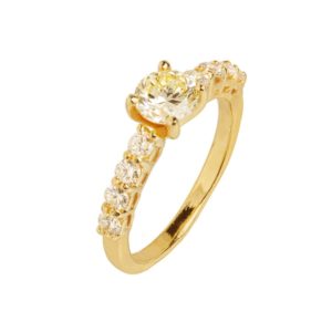 Special diamond ring in 0.75 carat yellow gold